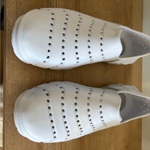 White sperry water striders